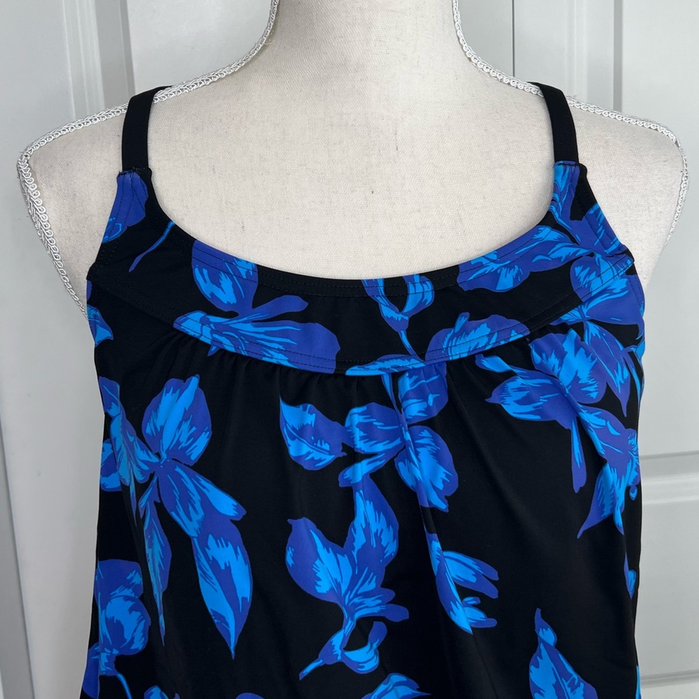 Lands’ End Blue Black Floral Blouson Racerback Tankini Swimsuit Top 8 Shelf Bra - Picture 3 of 12